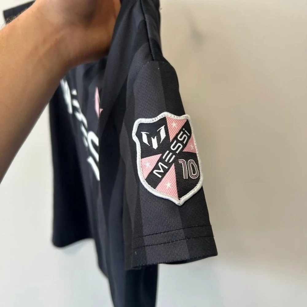 Messi Collection Boys Soccer Jersey Black Pink Stripe Number 10 Size 6